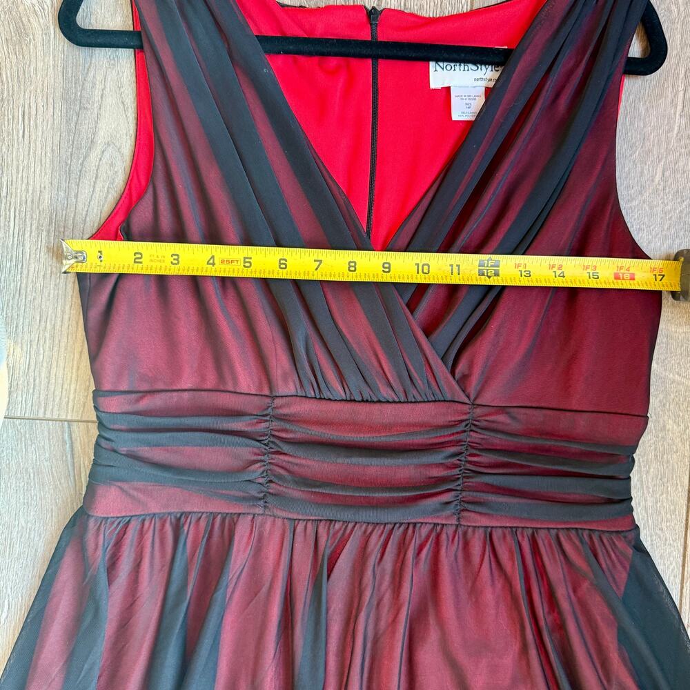 NorthStyle Burgundy Black Overlay Dress Women 14P Petite Sleeveless Ruched Waist - Picture 10 of 12
